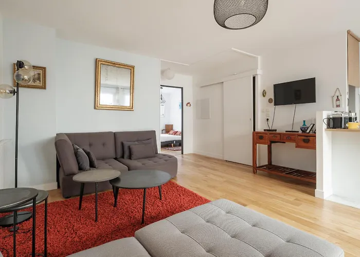 Calme En Centre-ville Avec Parking *