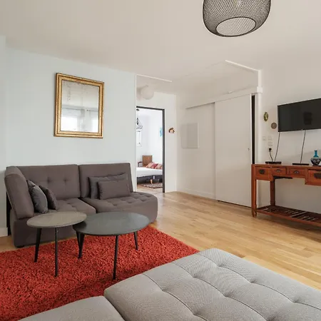 Calme En Centre-ville Avec Parking *